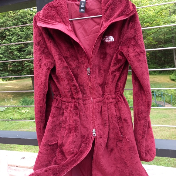 The North Face Women's Osito Long Burgundy Fleece Jacket - Picture 2 of 7